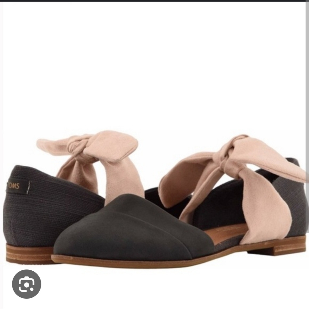 Toms Jutti Dorsay Flats with bow size 6 1/2